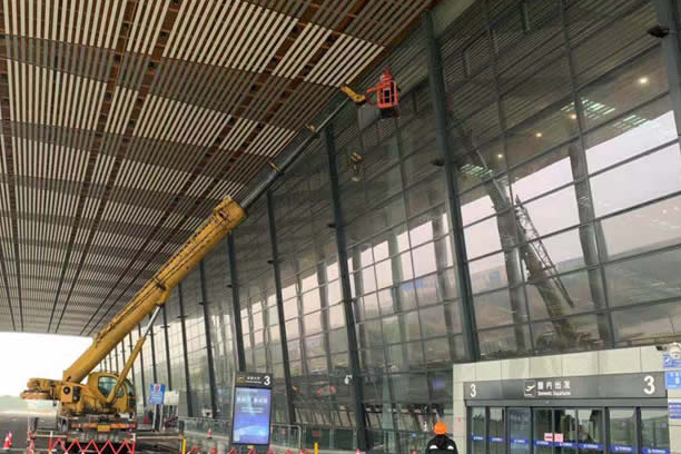 龙湖玻璃幕墙维护和保养